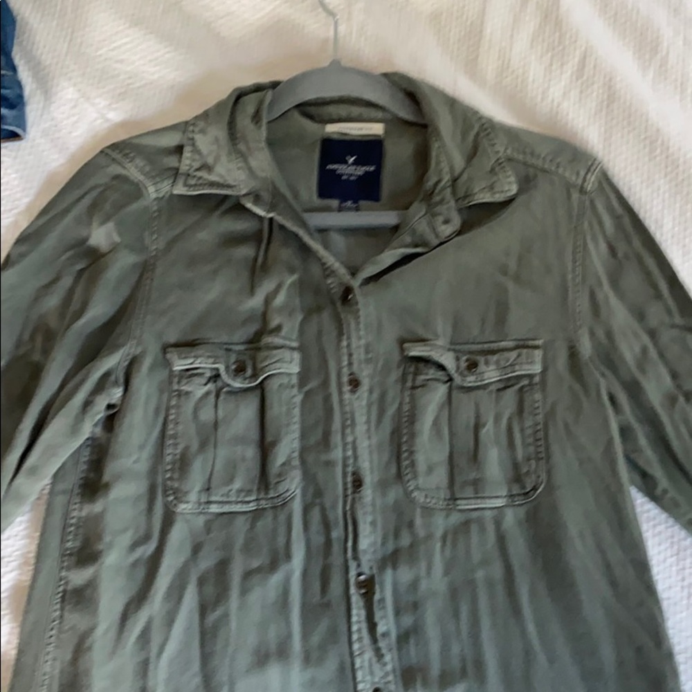 American Eagle button down
